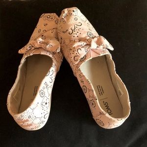 Toms shoes with cute bow